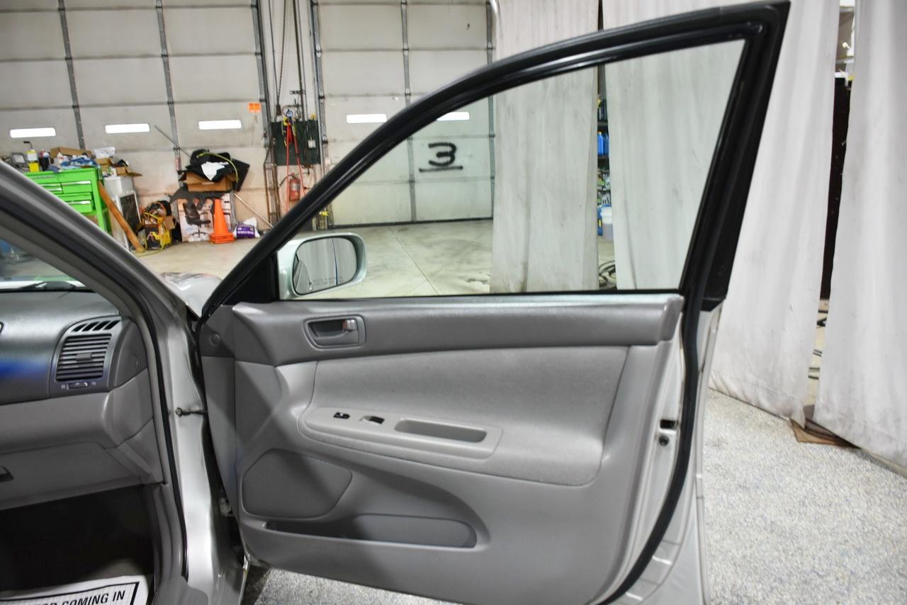 Toyota Camry LE V6 2004