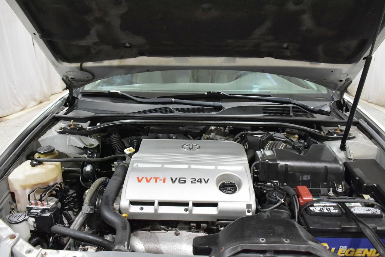 Toyota Camry LE V6 2004