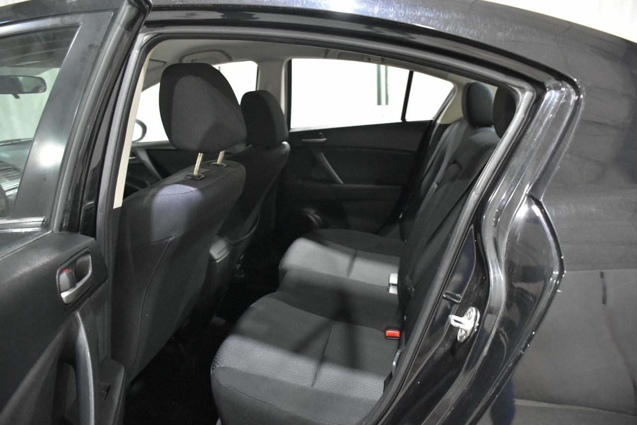 Mazda MAZDA3 i SV 4-Door 2010