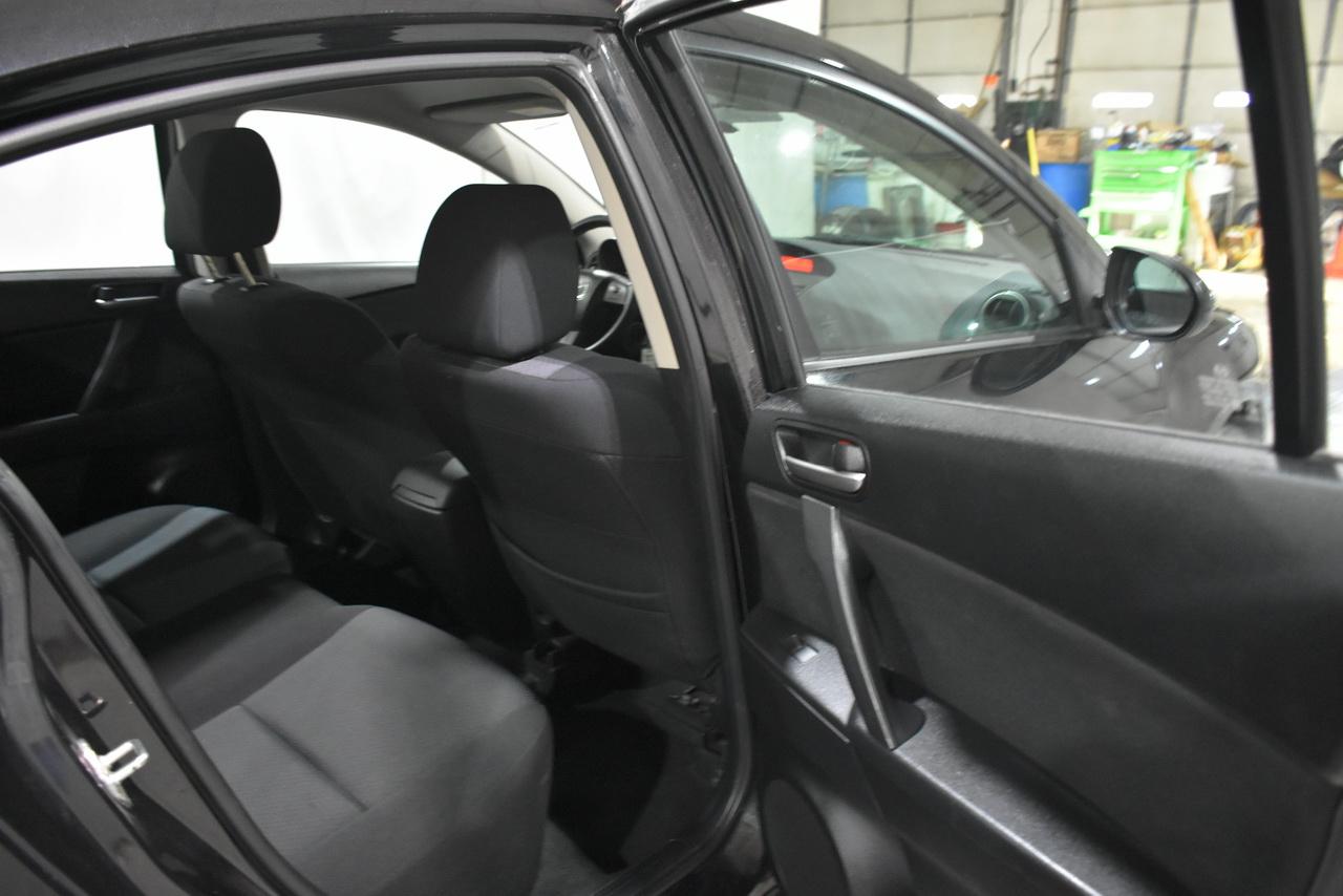 Mazda MAZDA3 i SV 4-Door 2010