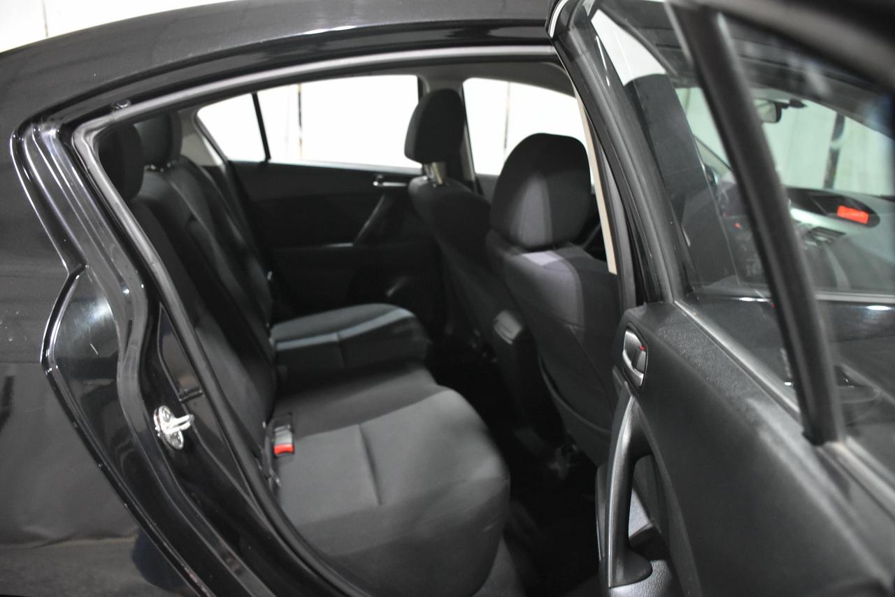 Mazda MAZDA3 i SV 4-Door 2010