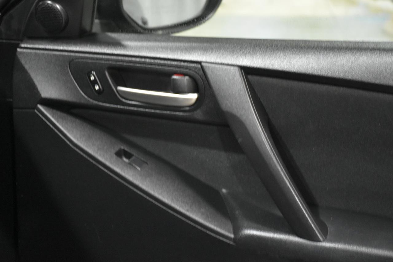 Mazda MAZDA3 i SV 4-Door 2010