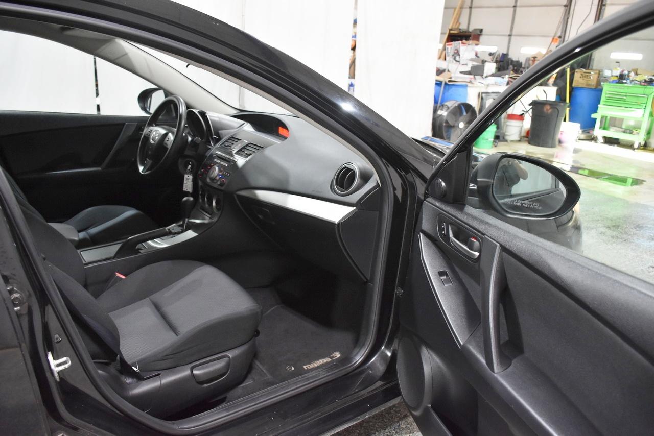 Mazda MAZDA3 i SV 4-Door 2010