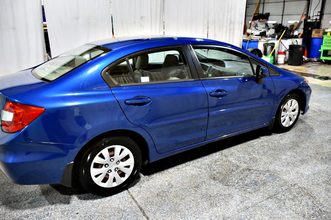 Honda Civic LX Sedan 5-Speed AT 2012