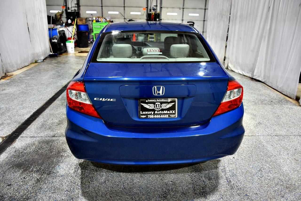Honda Civic LX Sedan 5-Speed AT 2012