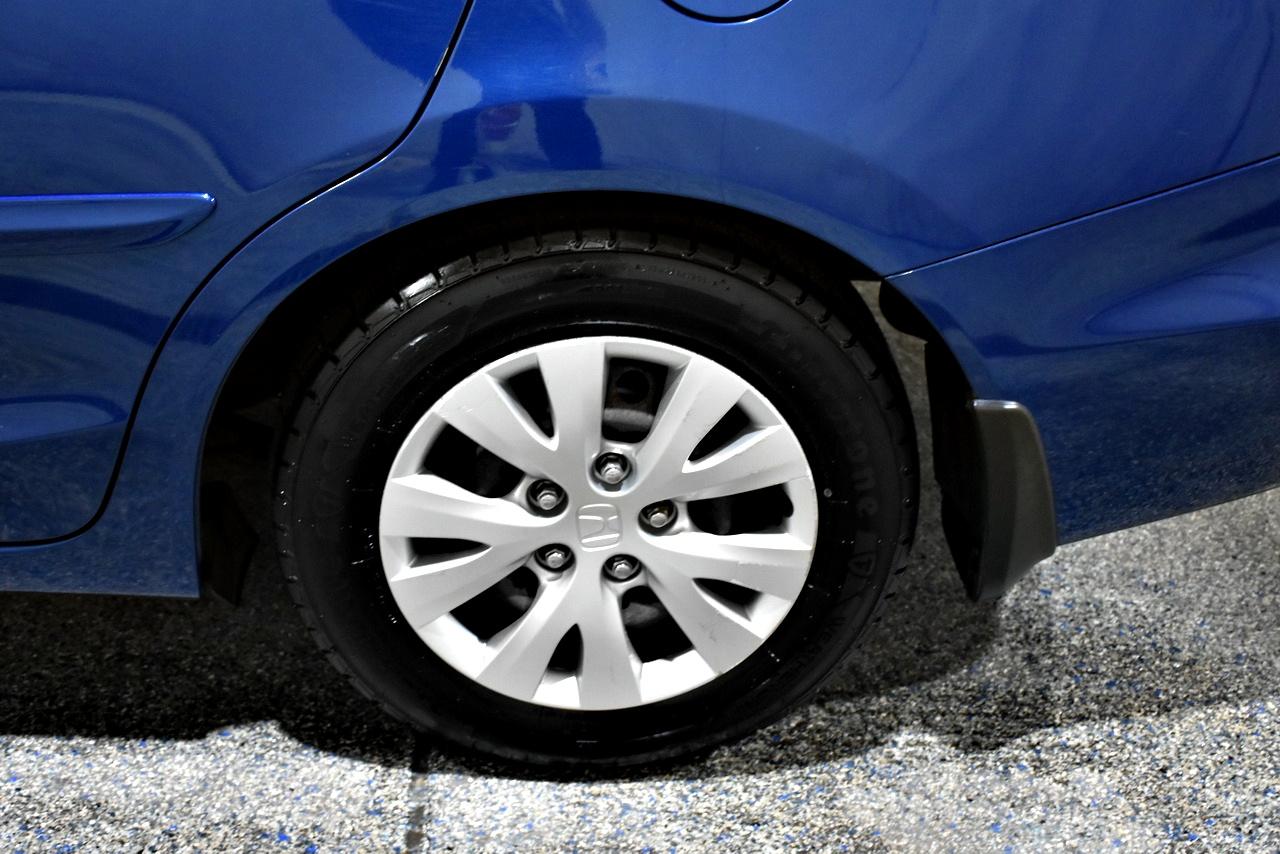 Honda Civic LX Sedan 5-Speed AT 2012