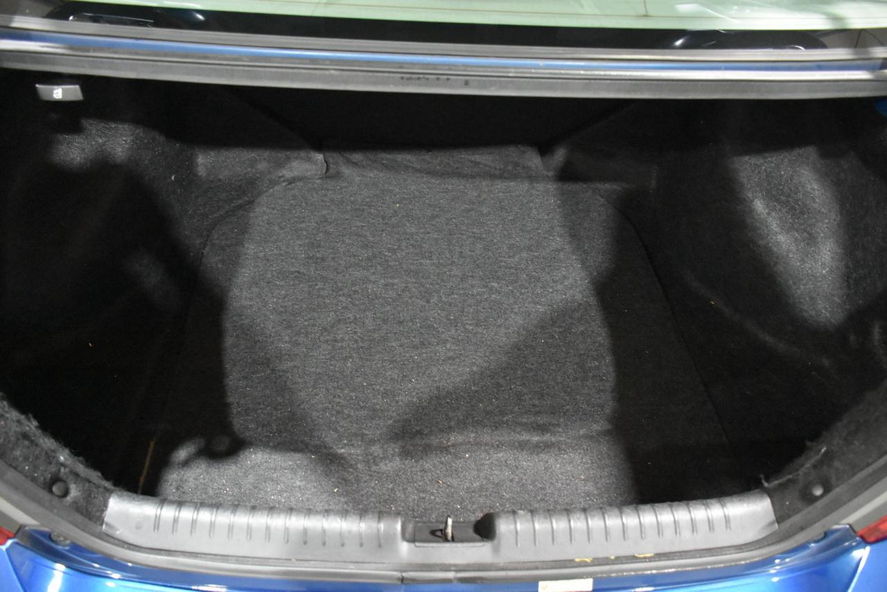 Honda Civic LX Sedan 5-Speed AT 2012