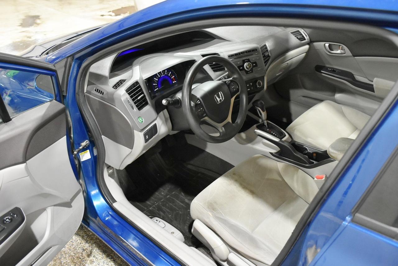 Honda Civic LX Sedan 5-Speed AT 2012