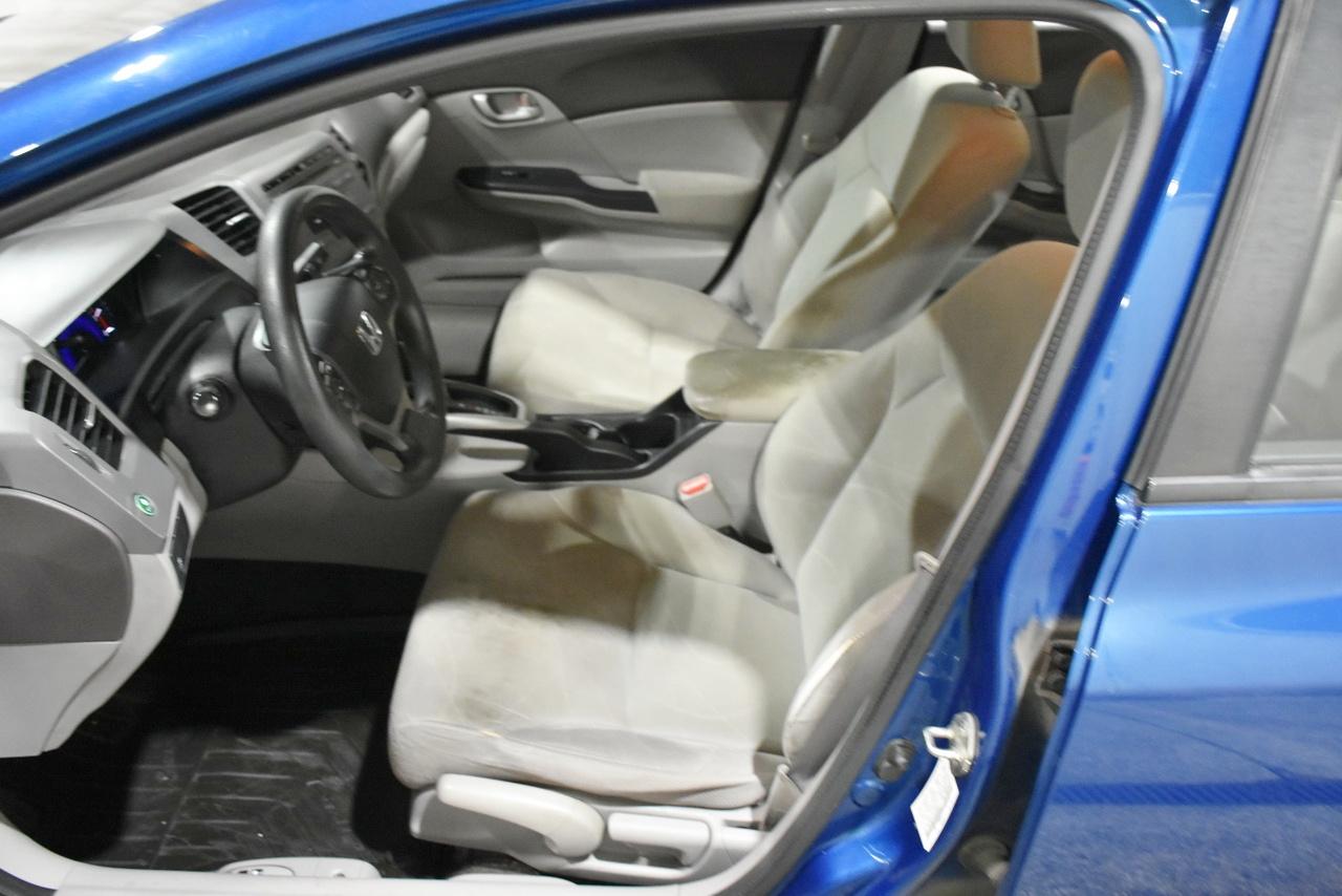Honda Civic LX Sedan 5-Speed AT 2012