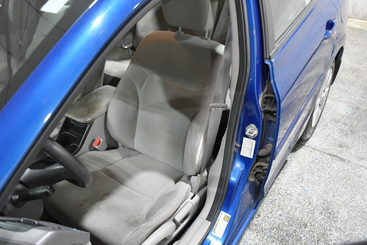 Honda Civic LX Sedan 5-Speed AT 2012