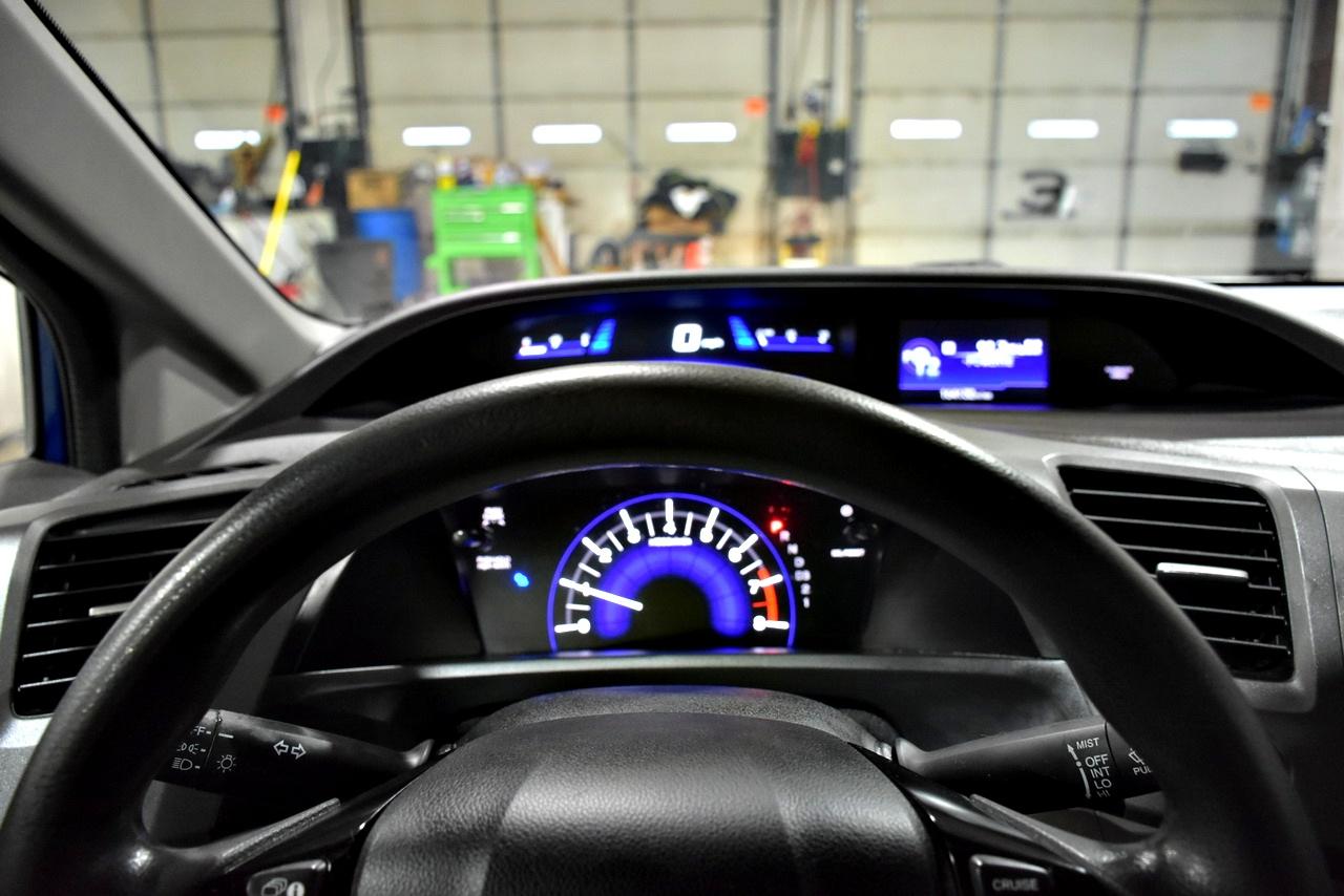 Honda Civic LX Sedan 5-Speed AT 2012