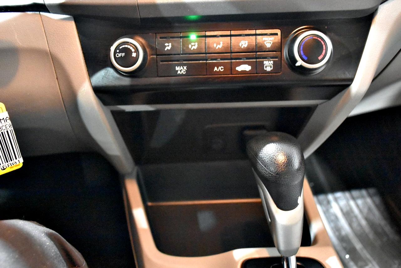 Honda Civic LX Sedan 5-Speed AT 2012