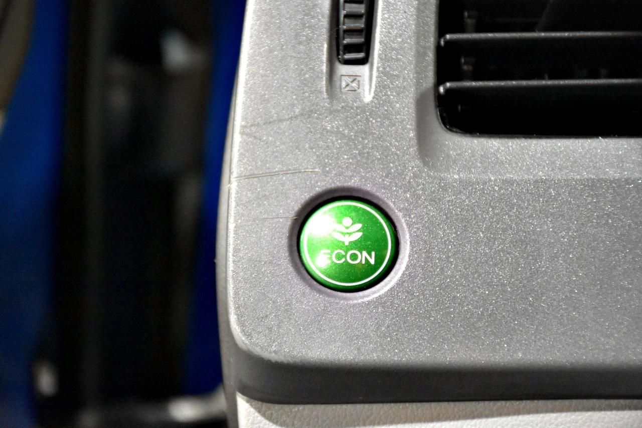 Honda Civic LX Sedan 5-Speed AT 2012