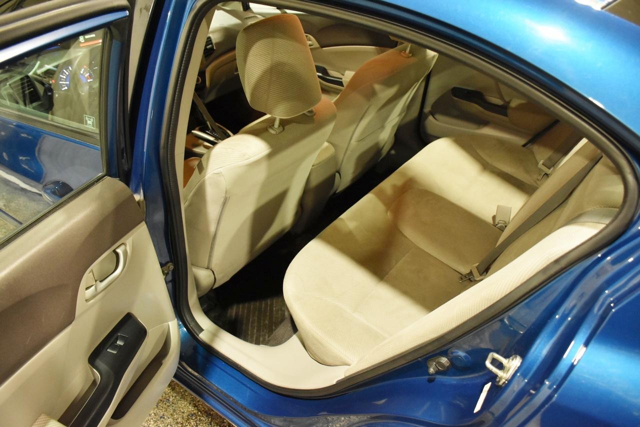 Honda Civic LX Sedan 5-Speed AT 2012