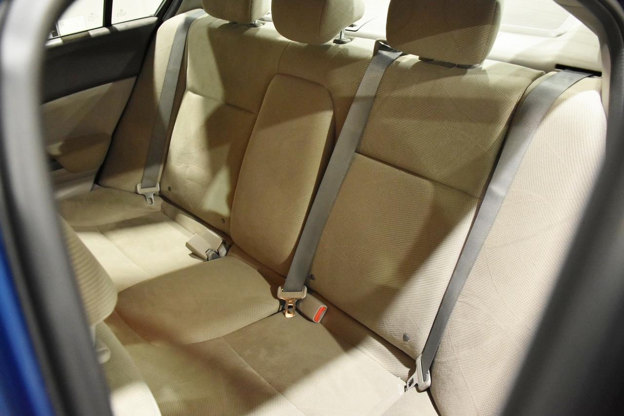 Honda Civic LX Sedan 5-Speed AT 2012