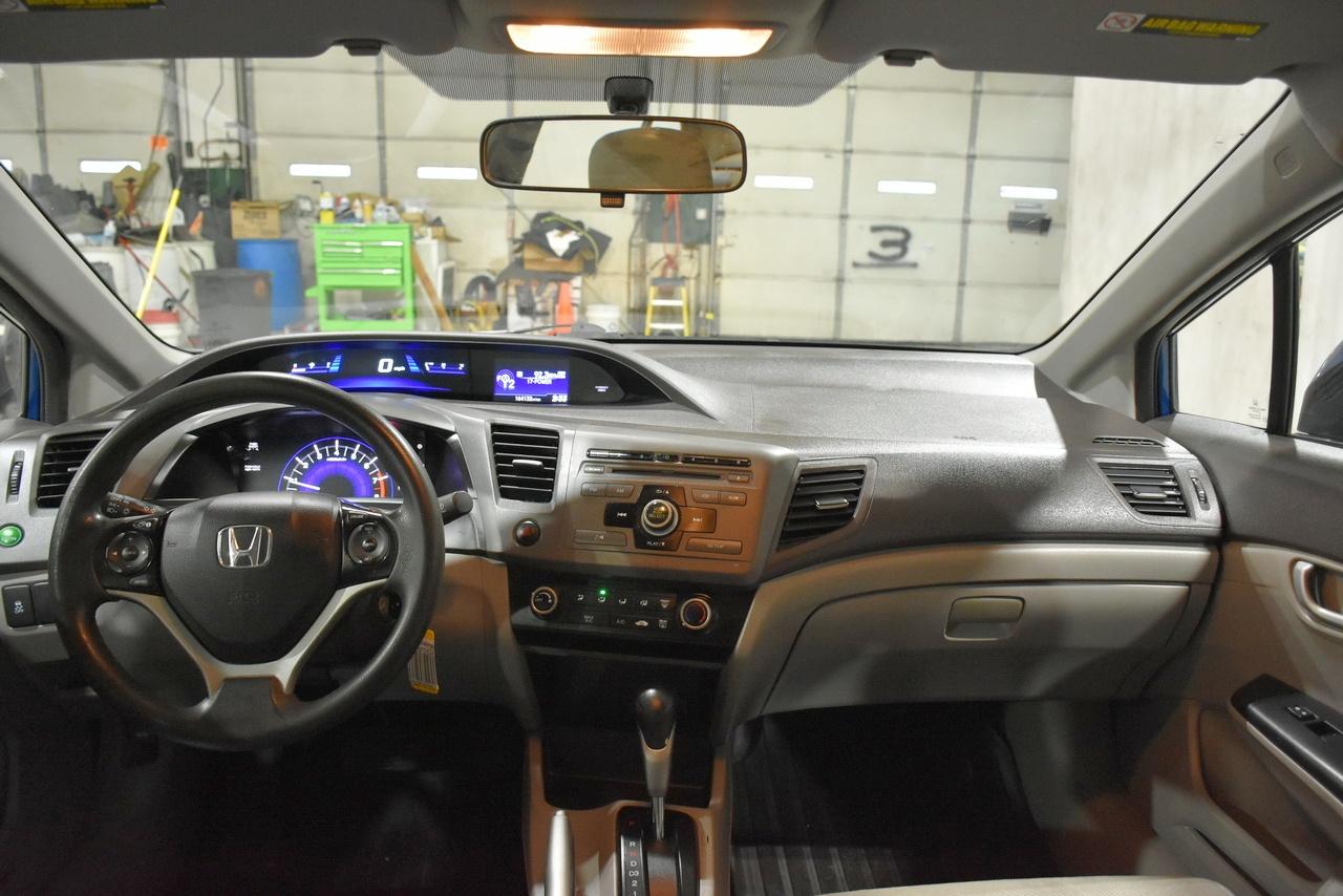 Honda Civic LX Sedan 5-Speed AT 2012