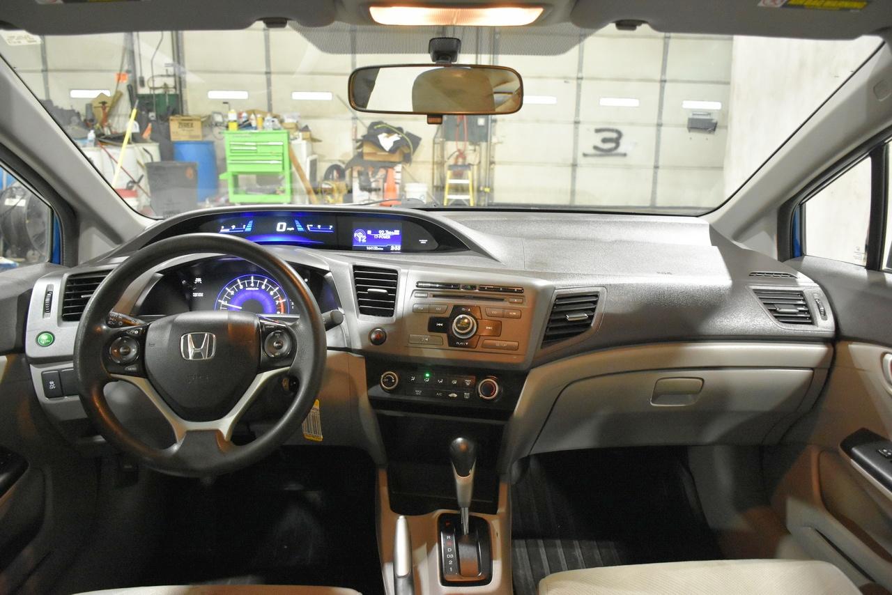 Honda Civic LX Sedan 5-Speed AT 2012