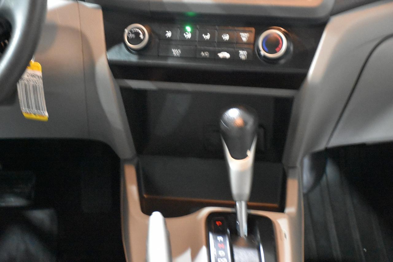 Honda Civic LX Sedan 5-Speed AT 2012