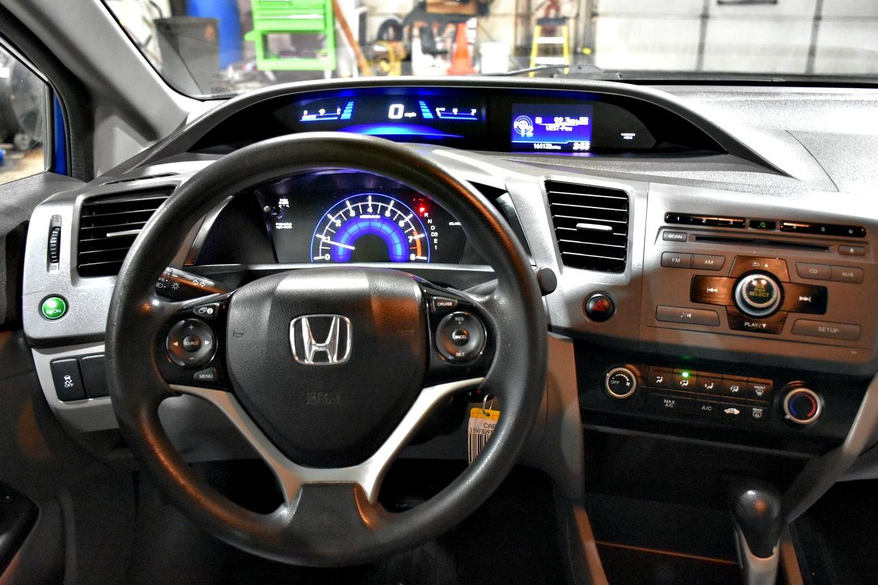 Honda Civic LX Sedan 5-Speed AT 2012