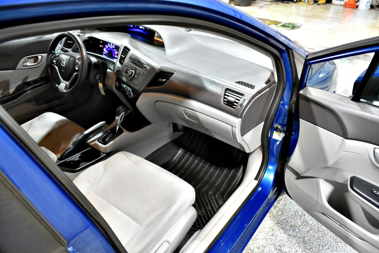 Honda Civic LX Sedan 5-Speed AT 2012