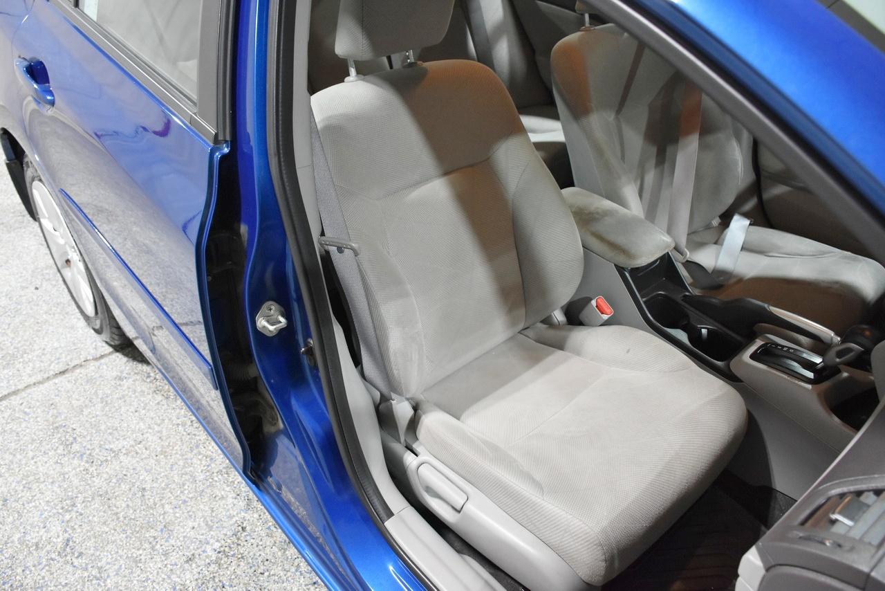 Honda Civic LX Sedan 5-Speed AT 2012