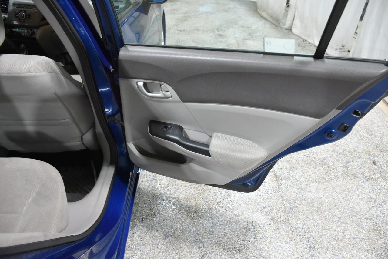 Honda Civic LX Sedan 5-Speed AT 2012