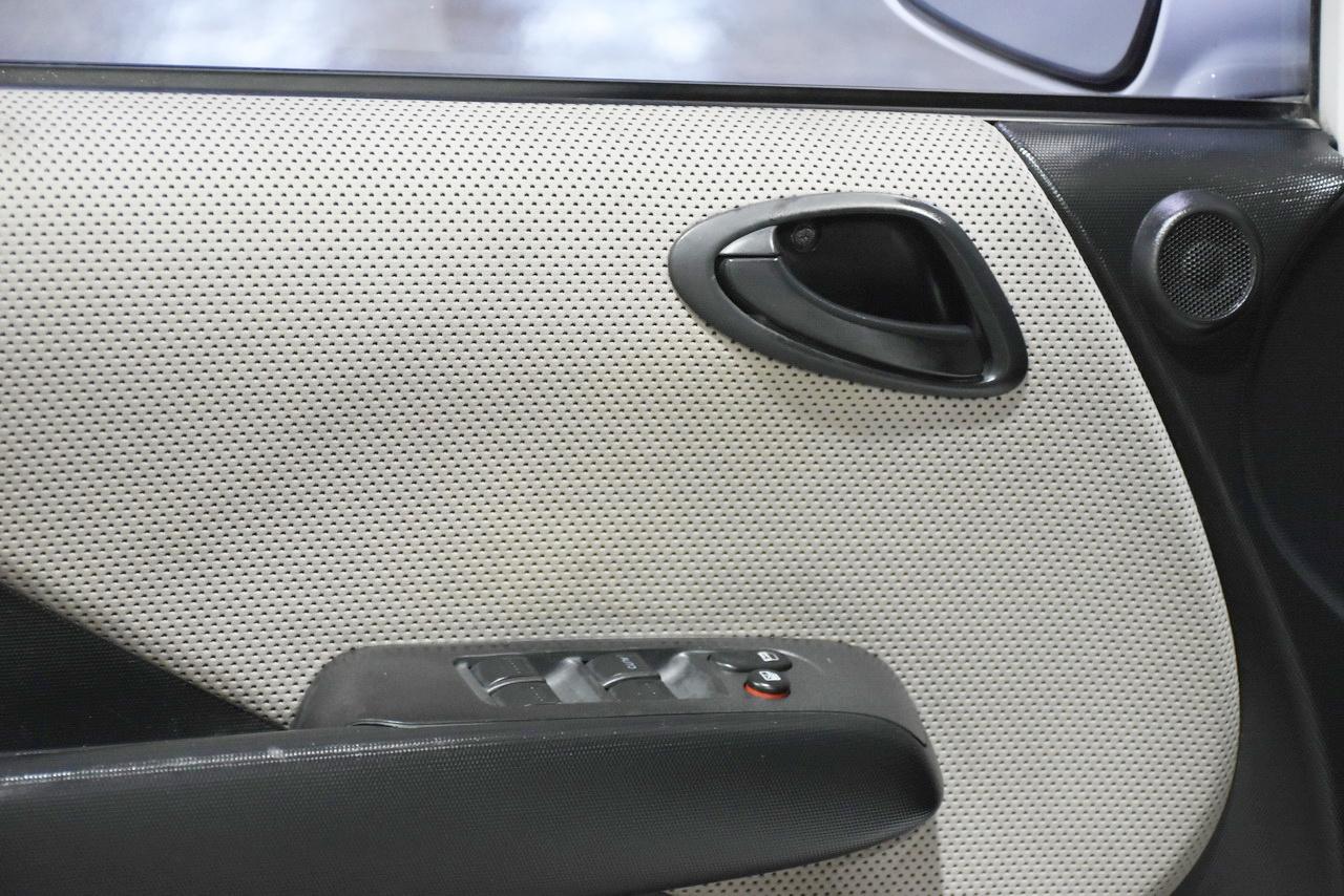 Honda Fit Sport 5-Speed AT 2007