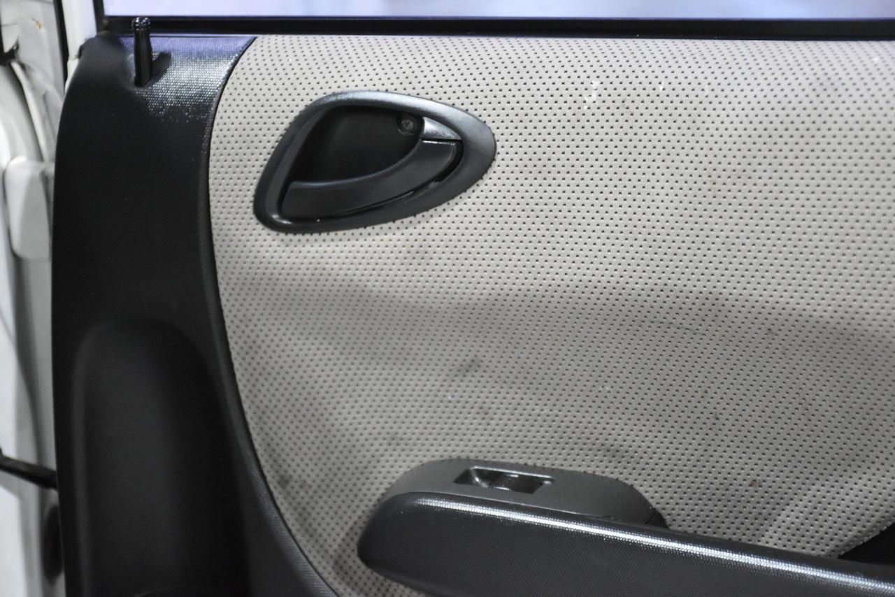 Honda Fit Sport 5-Speed AT 2007