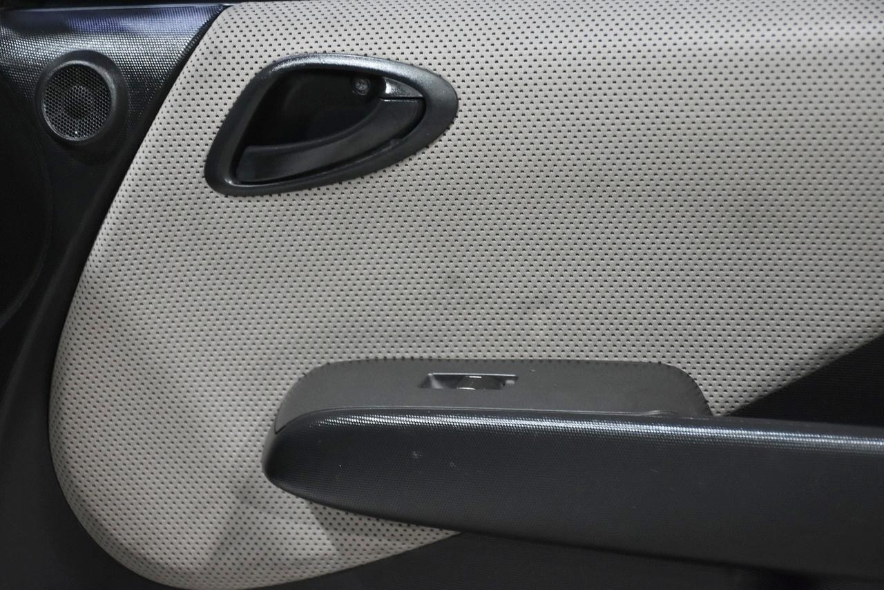 Honda Fit Sport 5-Speed AT 2007