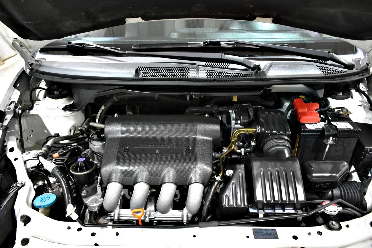 Honda Fit Sport 5-Speed AT 2007