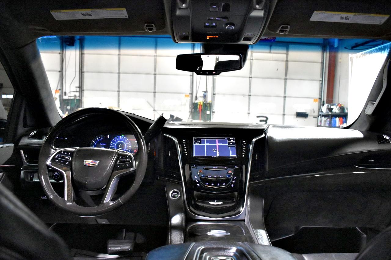 Cadillac Escalade Platinum 4WD 2016