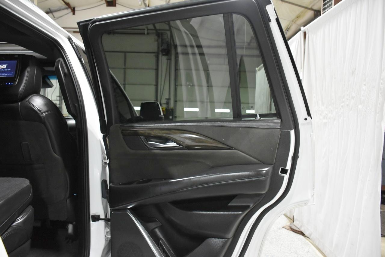 Cadillac Escalade Platinum 4WD 2016