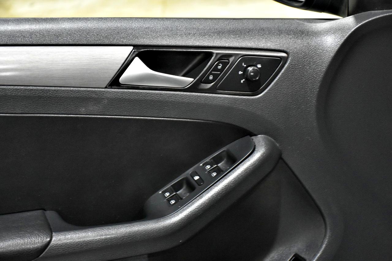 Volkswagen Jetta SE 6A 2016