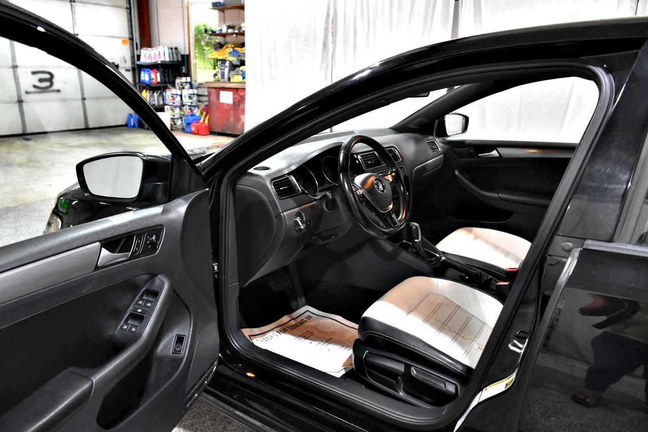 Volkswagen Jetta SE 6A 2016
