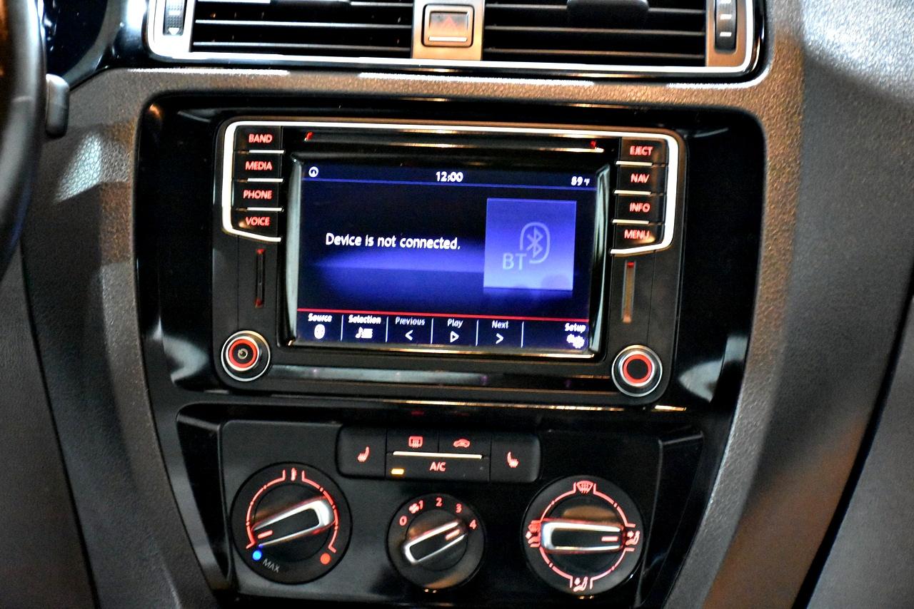 Volkswagen Jetta SE 6A 2016