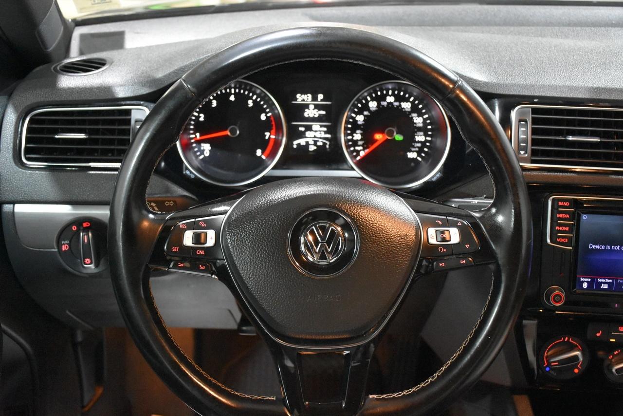 Volkswagen Jetta SE 6A 2016