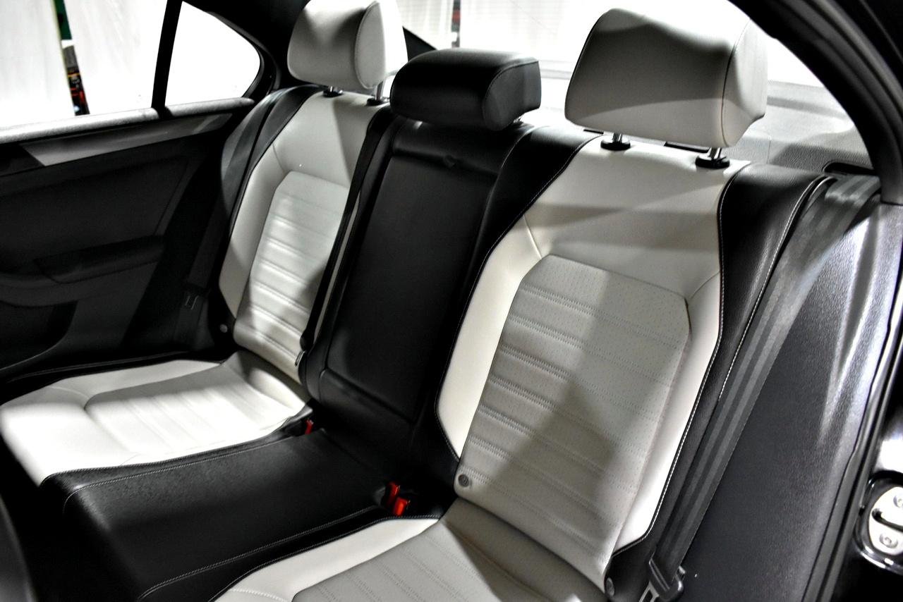 Volkswagen Jetta SE 6A 2016