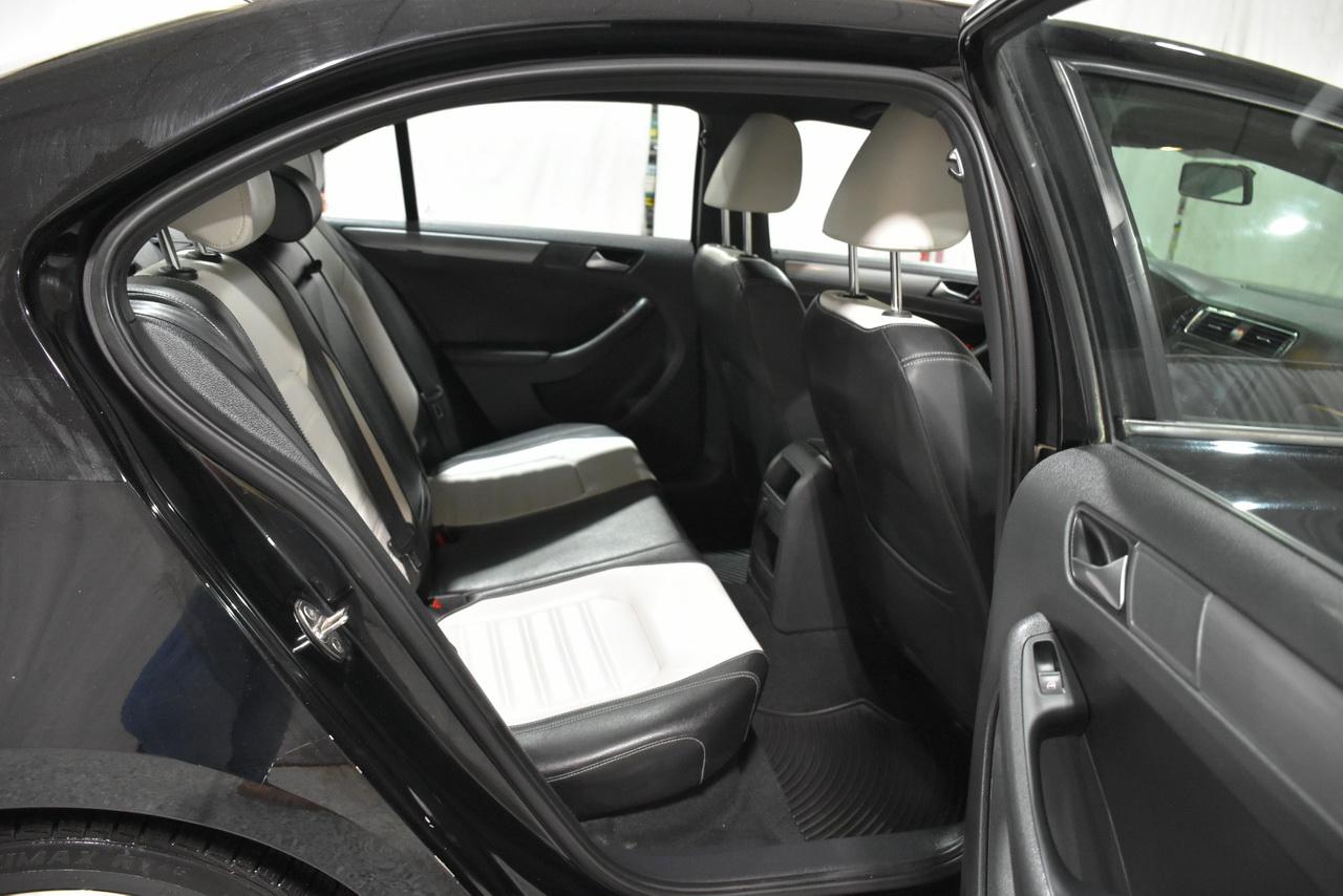 Volkswagen Jetta SE 6A 2016