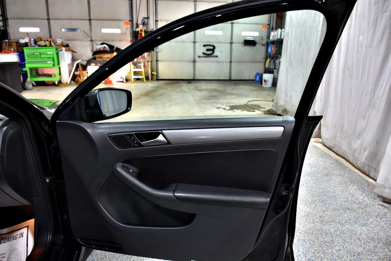 Volkswagen Jetta SE 6A 2016