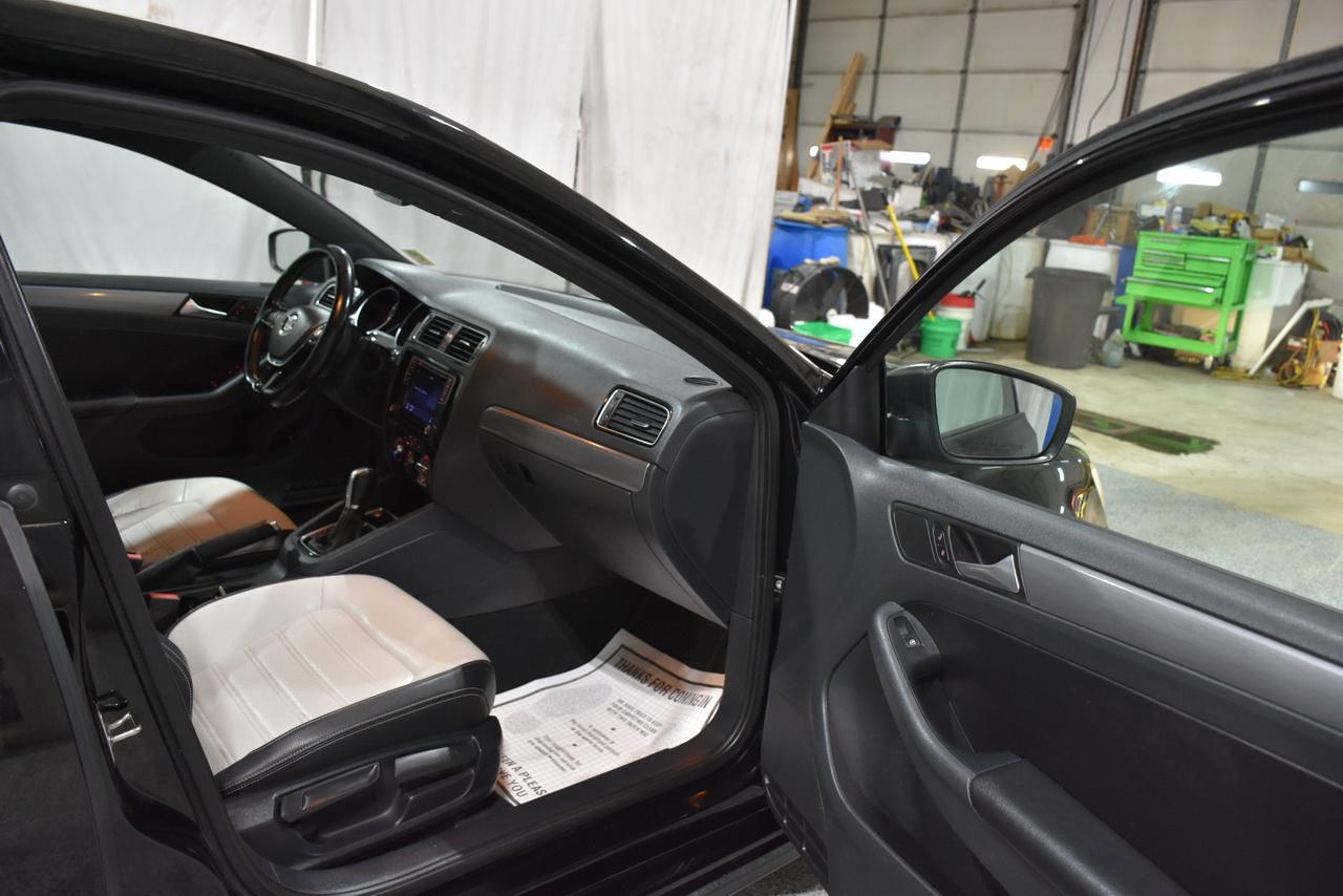 Volkswagen Jetta SE 6A 2016
