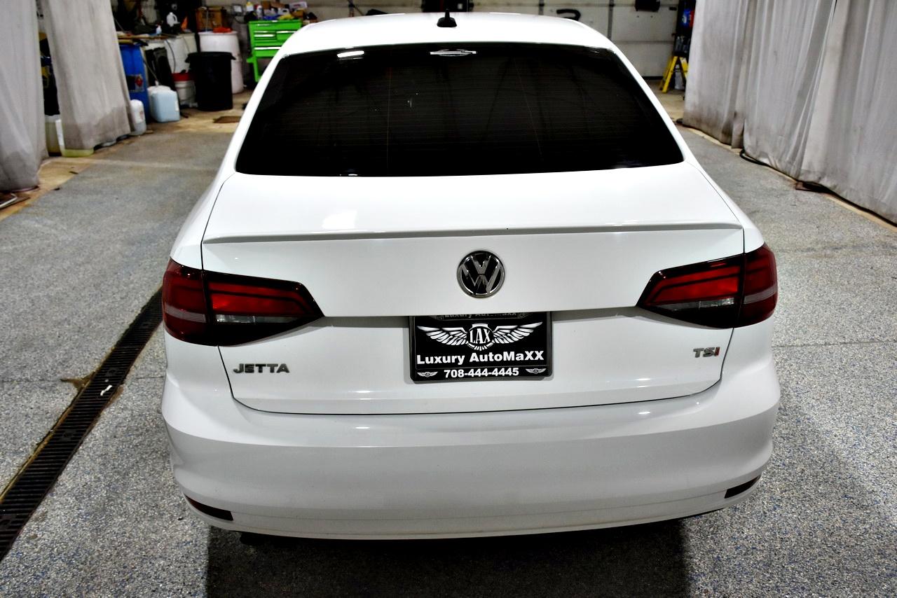Volkswagen Jetta SE 6A 2016