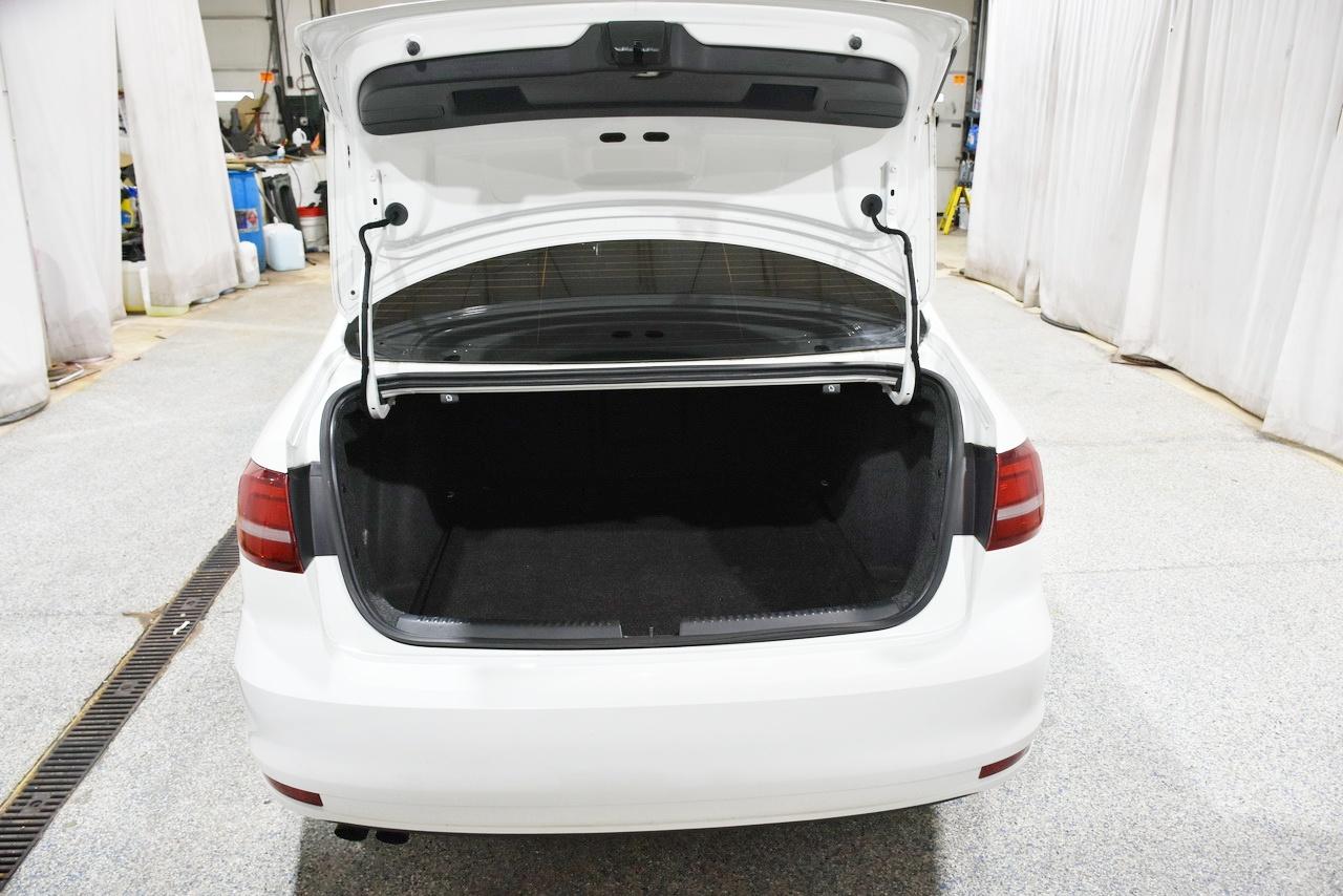 Volkswagen Jetta SE 6A 2016