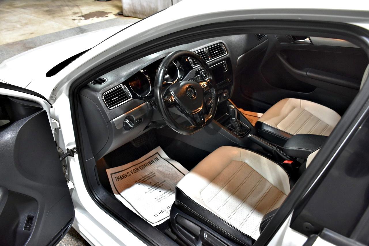 Volkswagen Jetta SE 6A 2016
