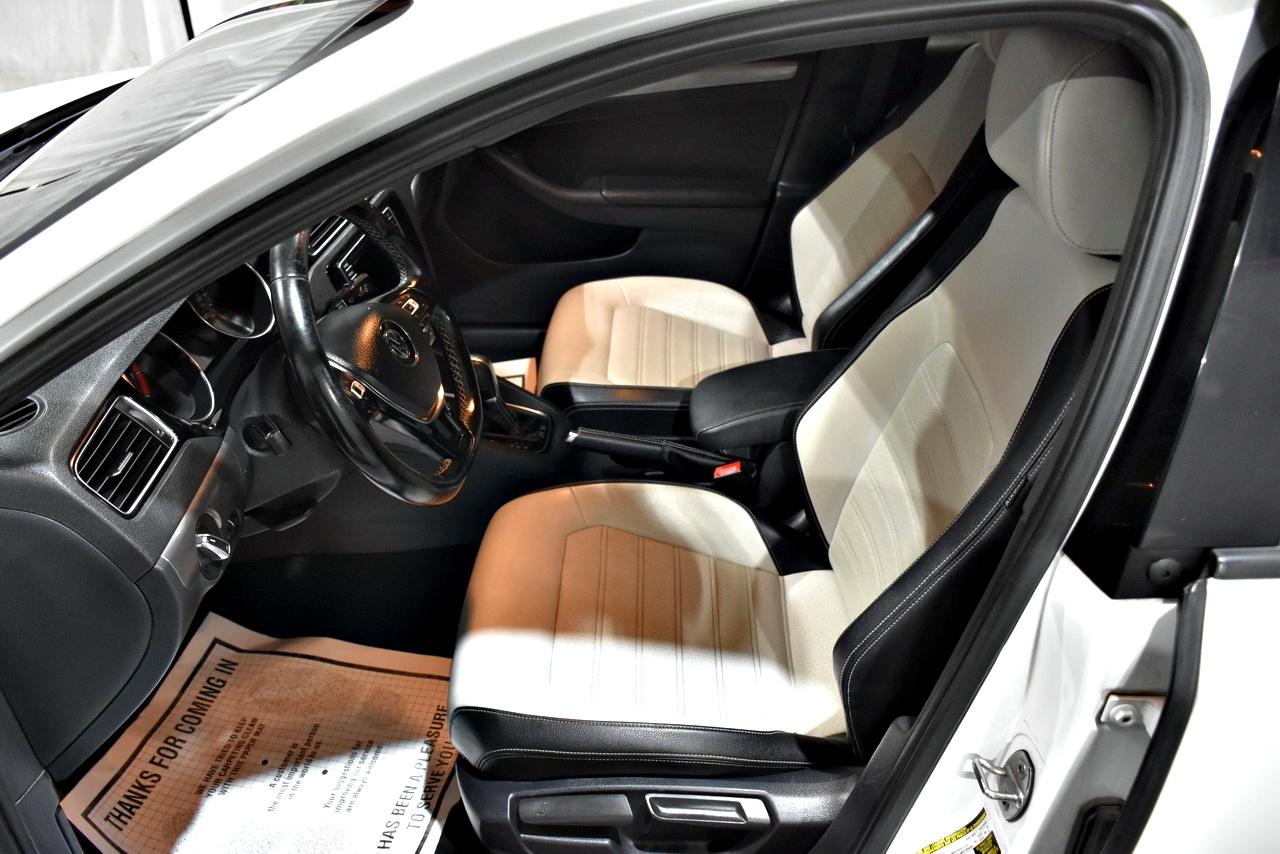 Volkswagen Jetta SE 6A 2016