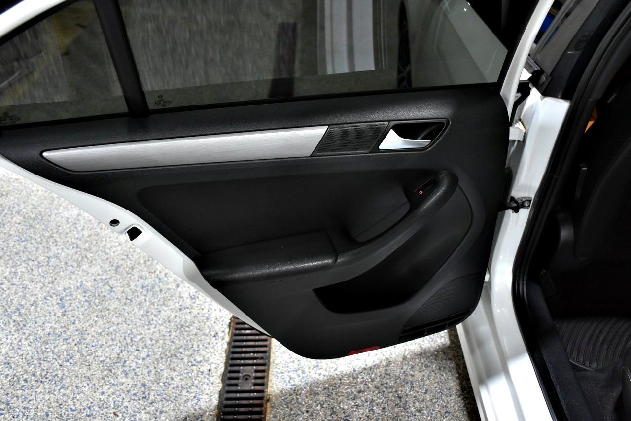 Volkswagen Jetta SE 6A 2016