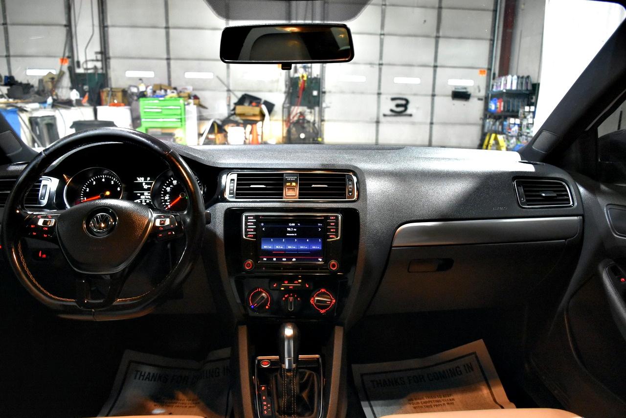 Volkswagen Jetta SE 6A 2016