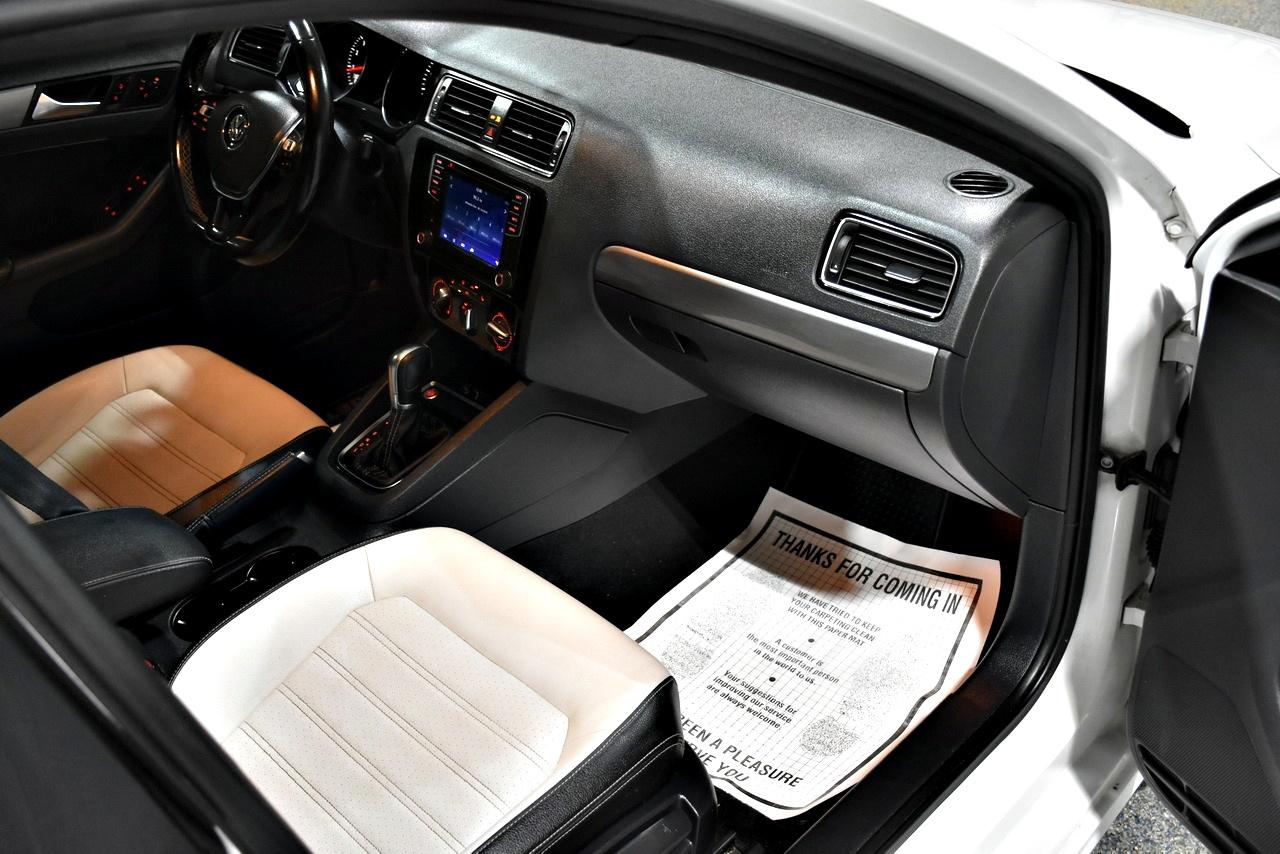 Volkswagen Jetta SE 6A 2016