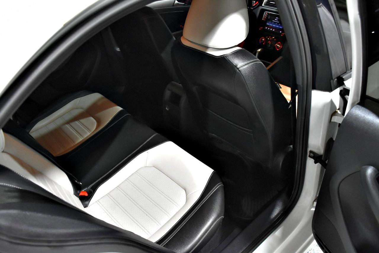 Volkswagen Jetta SE 6A 2016