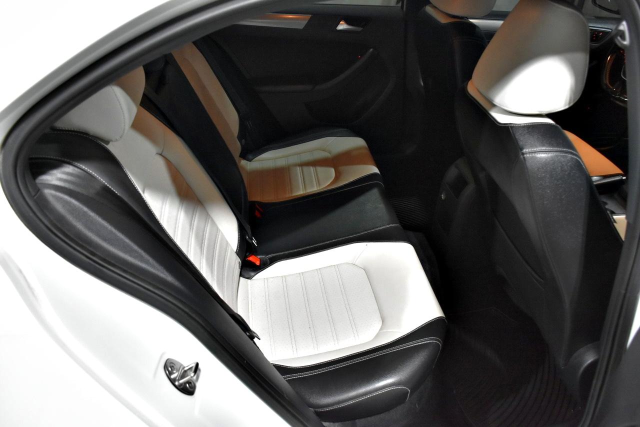 Volkswagen Jetta SE 6A 2016