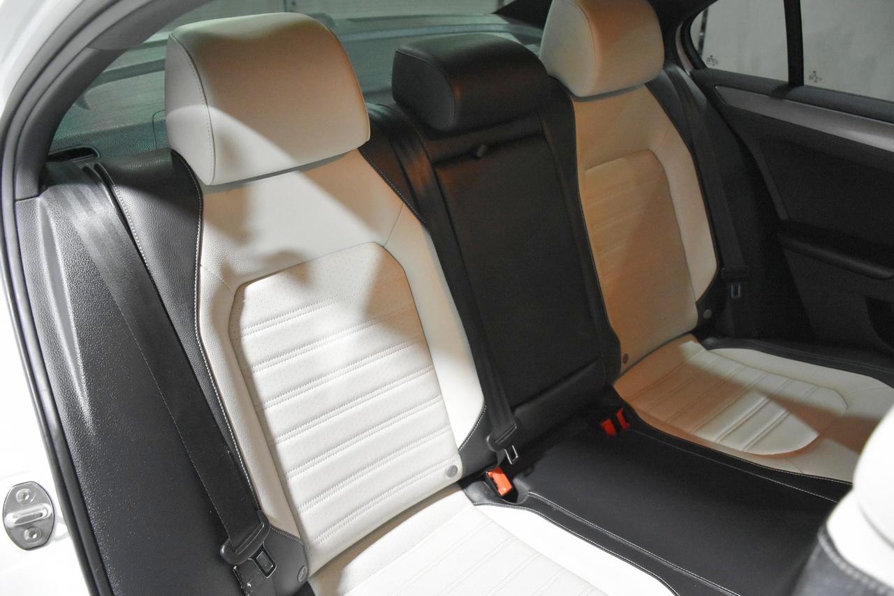 Volkswagen Jetta SE 6A 2016